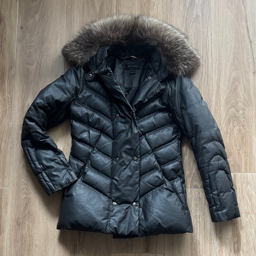 St. John Women’s Black Puffer Jacket with detachable Fox Fur Collar